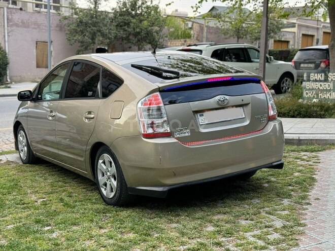 Toyota Prius-5