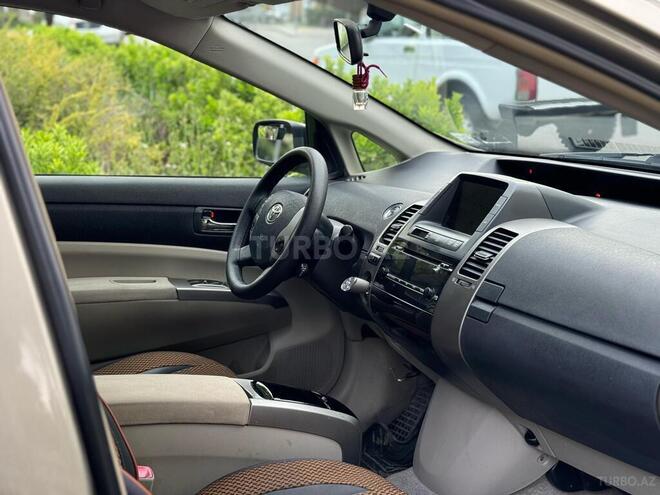 Toyota Prius-9