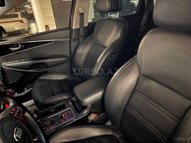 Kia Sorento-13