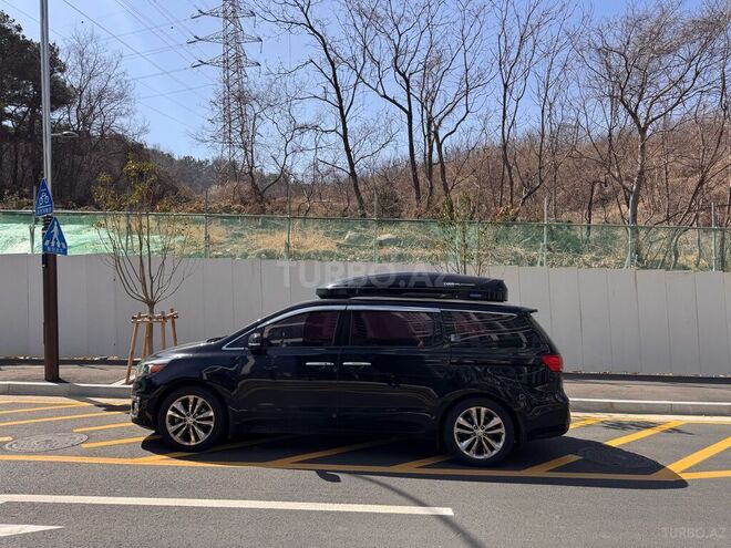 Kia Carnival-4