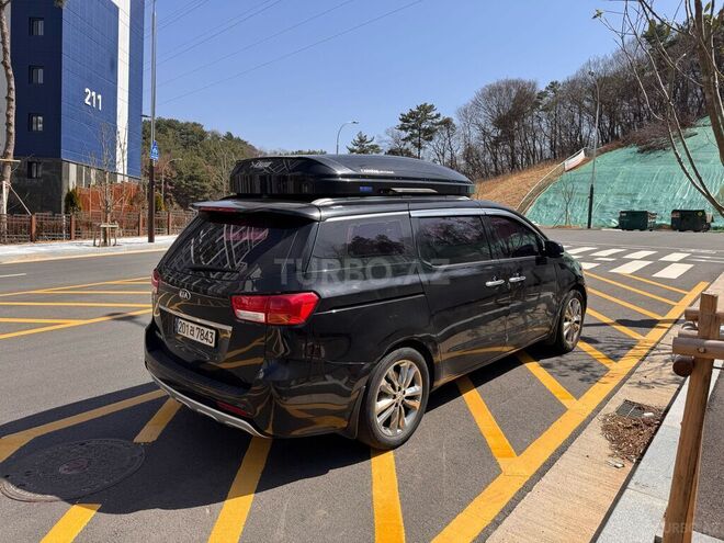 Kia Carnival-8