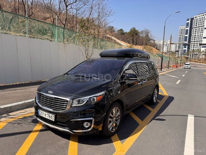 Kia Carnival-2