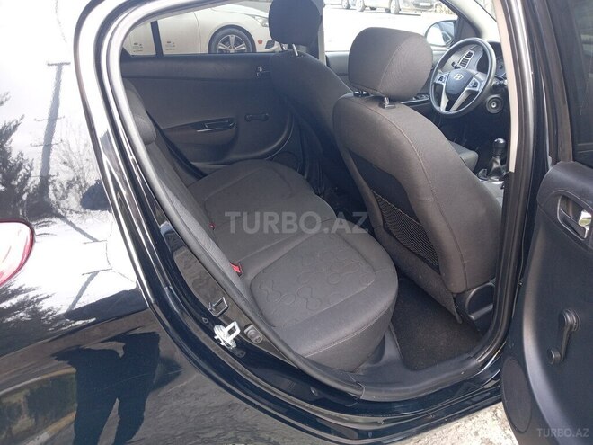 Hyundai i20 2011, 232,500 km - 1.3 l - Bakı