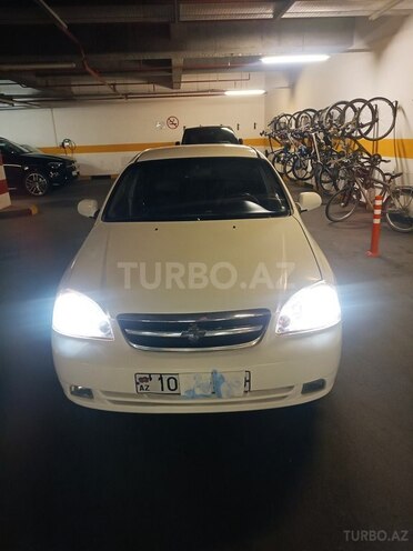 Chevrolet Lacetti-1