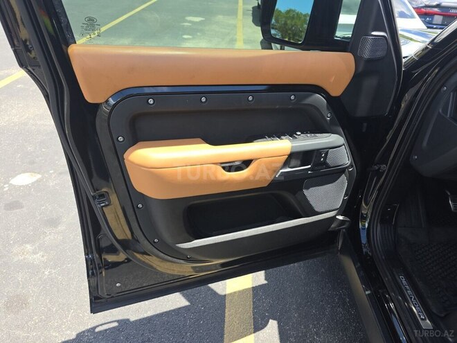 Land Rover Defender 2020, 25,000 km - 3.0 l - Bakı