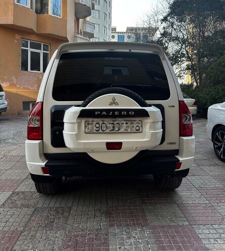Mitsubishi Pajero 2008, 275,000 km - 3.0 l - Bakı