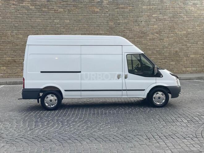 Ford Transit-7