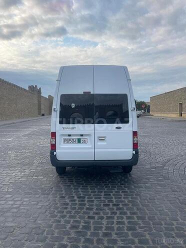 Ford Transit-8