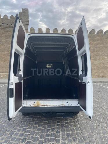 Ford Transit-9