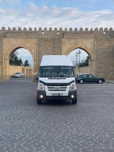 Ford Transit-3