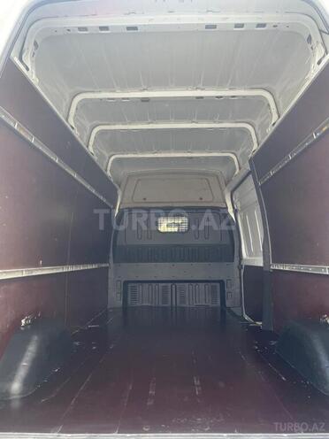 Ford Transit-15