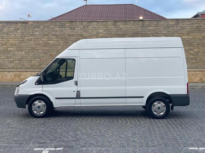 Ford Transit-6