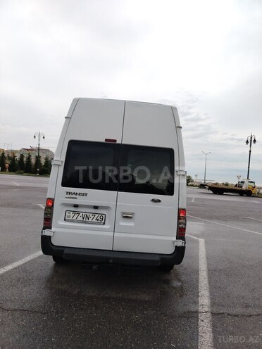 Ford Transit-3