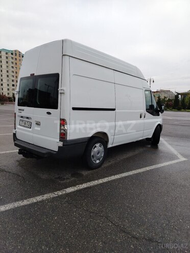 Ford Transit-4