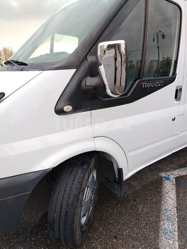 Ford Transit-7