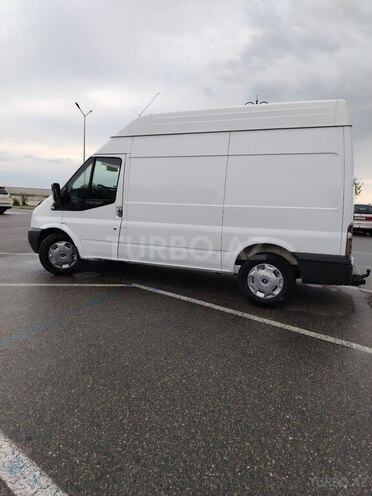 Ford Transit-6