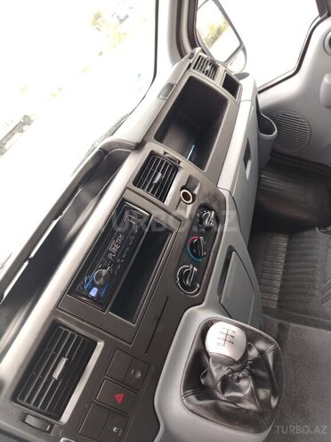 Ford Transit-9