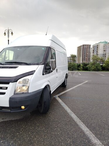 Ford Transit-11