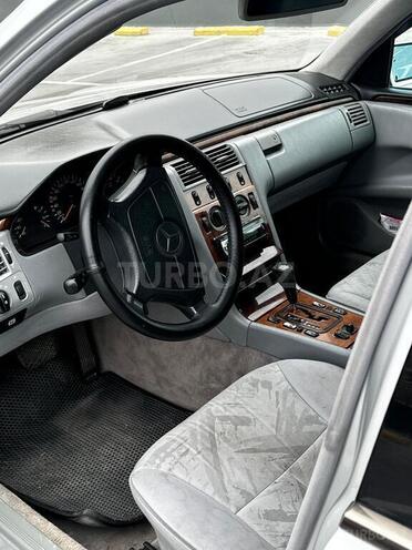Mercedes E 240 1998, 360,000 km - 2.4 l - Bakı