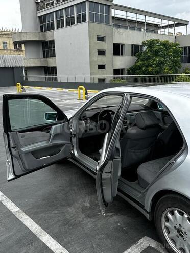 Mercedes E 240 1998, 360,000 km - 2.4 l - Bakı