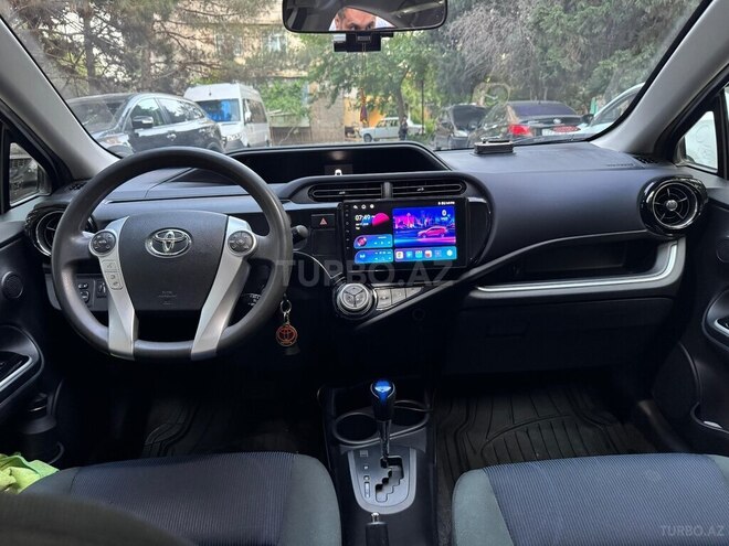 Toyota Prius C 2015, 120,000 km - 1.5 л - Bakı