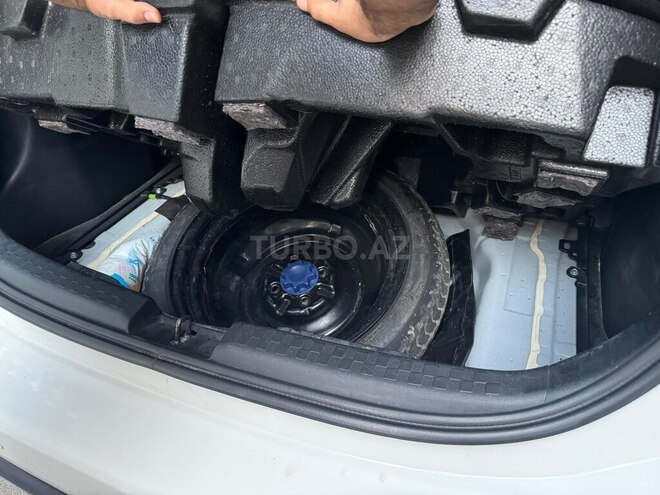 Toyota Prius C 2015, 120,000 km - 1.5 л - Bakı