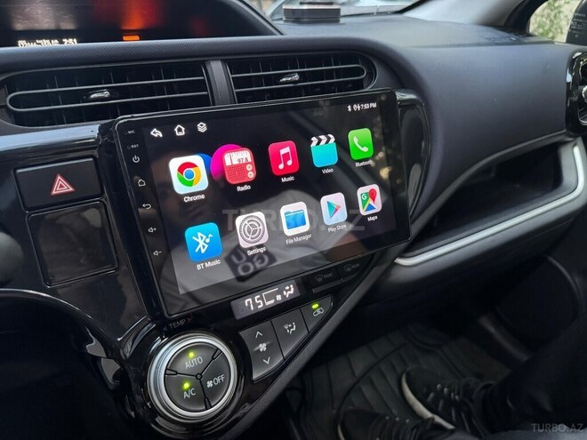 Toyota Prius C 2015, 120,000 km - 1.5 л - Bakı
