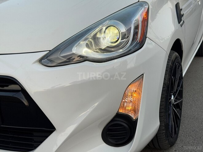 Toyota Prius C 2015, 120,000 km - 1.5 л - Bakı