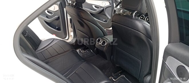 Mercedes C 220 d 2015, 143,143 km - 2.2 l - Bakı