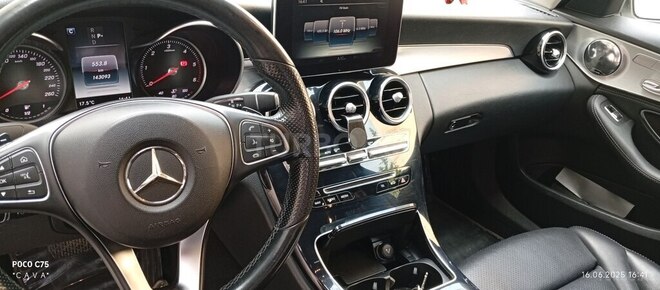 Mercedes C 220 d 2015, 143,143 km - 2.2 l - Bakı