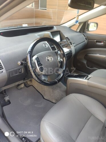 Toyota Prius-11