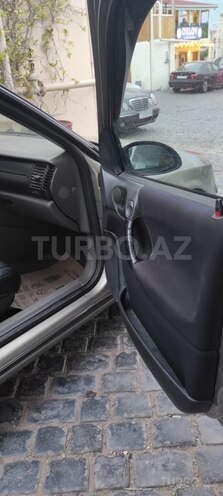 Opel Vectra-8