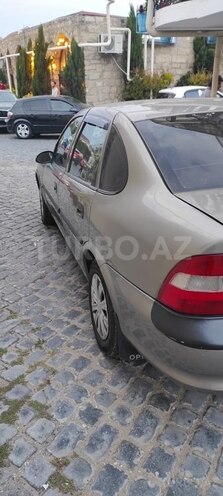 Opel Vectra-4