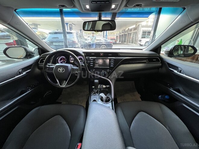 Toyota Camry-12