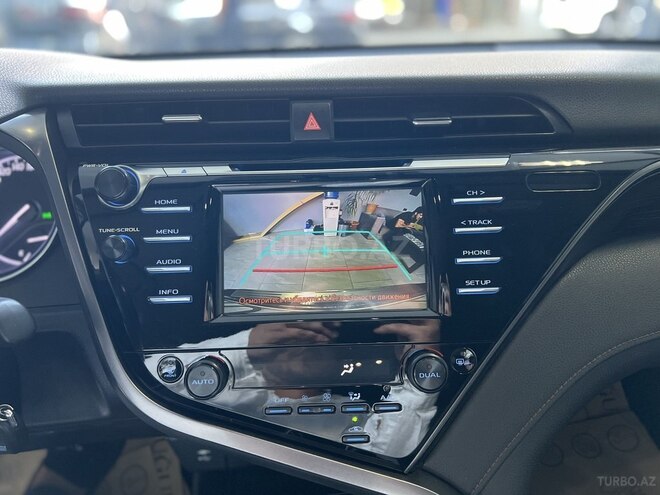 Toyota Camry-16