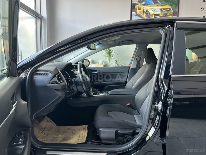 Toyota Camry-13