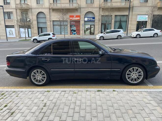 Mercedes E 220 d 2001, 720,111 km - 2.2 l - Bakı