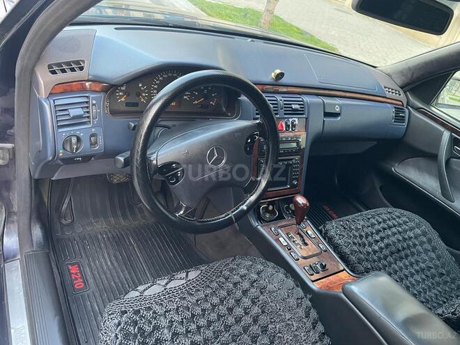 Mercedes E 220 d 2001, 720,111 km - 2.2 l - Bakı