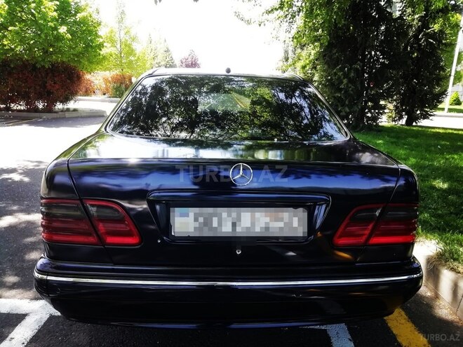 Mercedes E 220 d 2001, 720,111 km - 2.2 l - Bakı