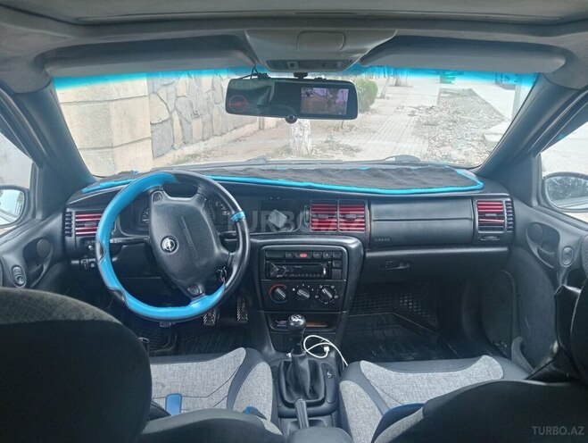 Opel Vectra 1996, 189,774 km - 1.8 l - Salyan