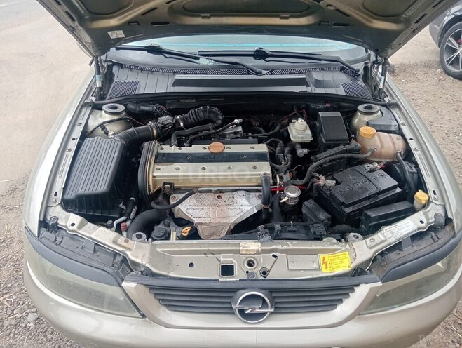 Opel Vectra 1996, 189,774 km - 1.8 l - Salyan