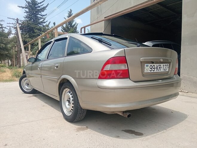 Opel Vectra 1996, 189,774 km - 1.8 l - Salyan