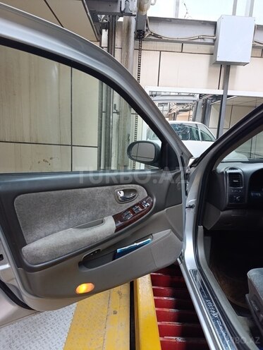 Nissan Maxima-5