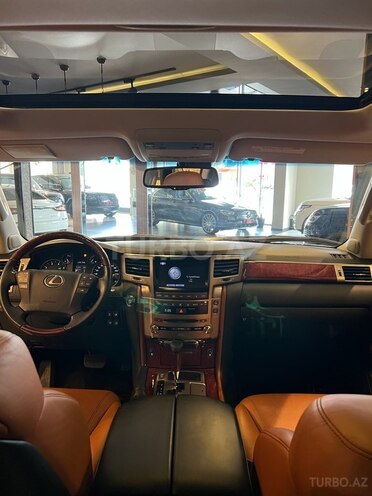 Lexus LX 570-13