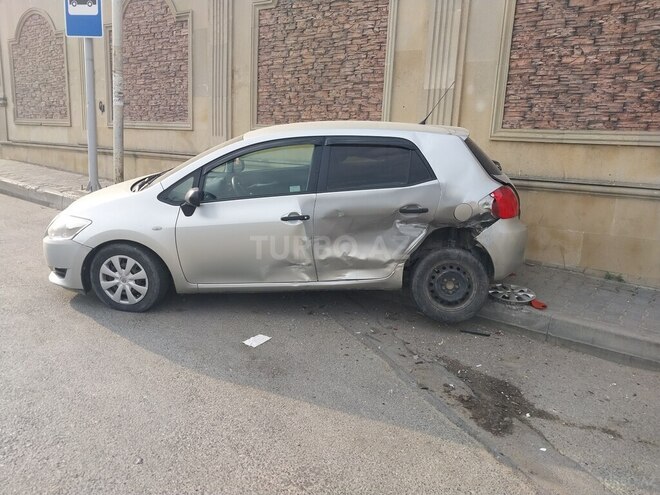 Toyota Auris 2007, 260,000 km - 1.4 l - Bakı
