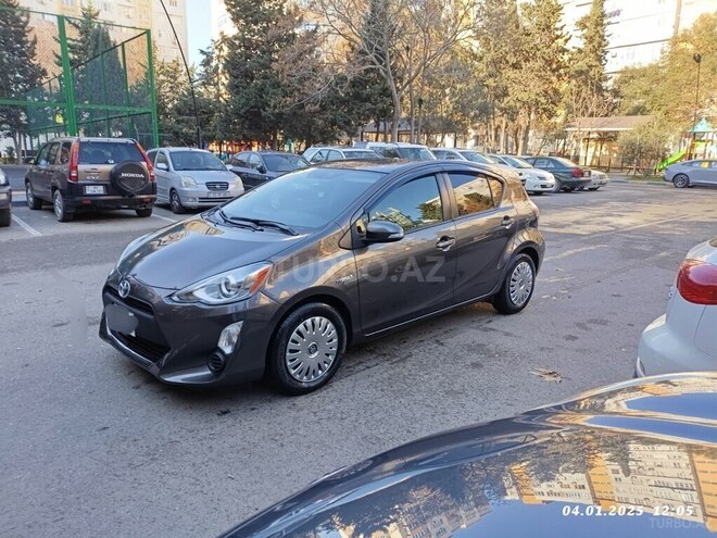 Toyota Prius C 2015, 224,000 km - 1.5 l - Bakı