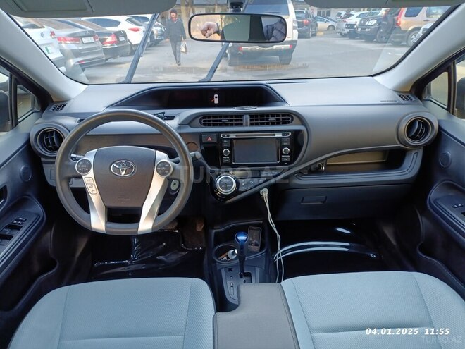 Toyota Prius C 2015, 224,000 km - 1.5 l - Bakı