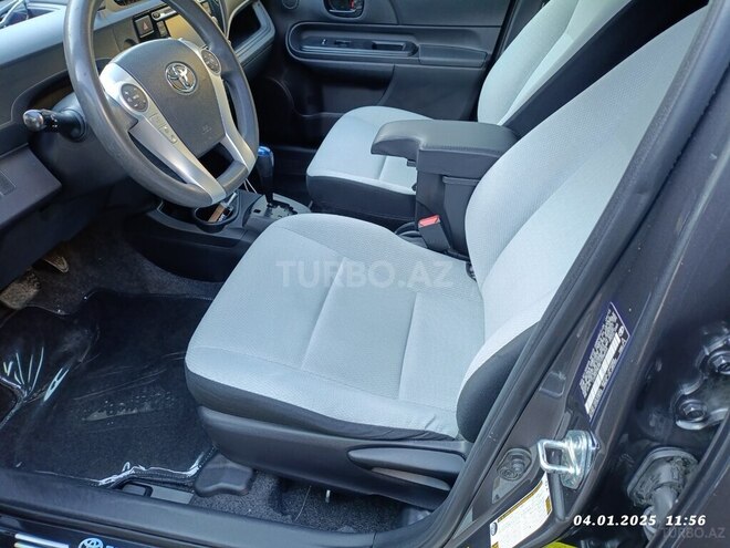 Toyota Prius C 2015, 224,000 km - 1.5 l - Bakı