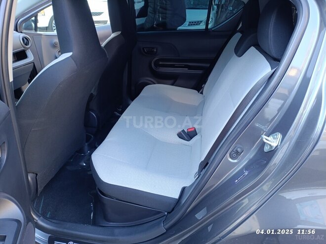 Toyota Prius C 2015, 224,000 km - 1.5 l - Bakı