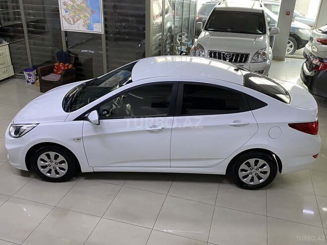 Hyundai Accent-8
